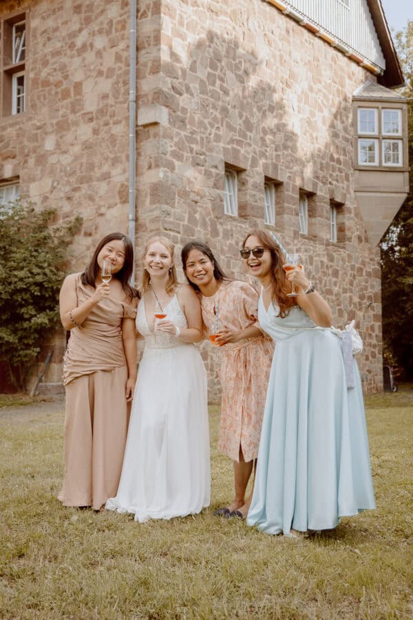 Hochzeitsfotografie ideal für Erinnerungen, Freundschaften, Feier.